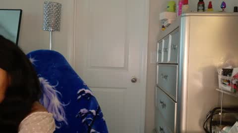 butterfly booty online show from 04.06.26