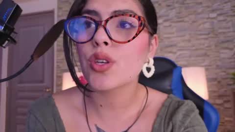 Snapshot of butterflyx39 chatting on 05.26.26 Lia Butterfly online show from 05.26.26