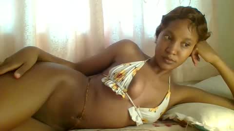 Snapshot of buttter_cup chatting on 09.10.25 Claudia online show from 09.10.25