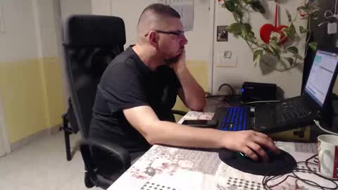 Snapshot of bux404 chatting on 01.12.25 Pete online show from 01.12.25