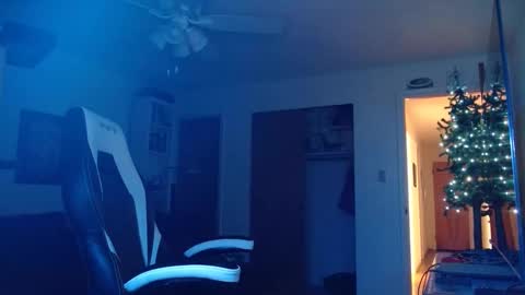 Snapshot of bwall1425 chatting on 12.28.24 bwall1425 online show from 12.28.24