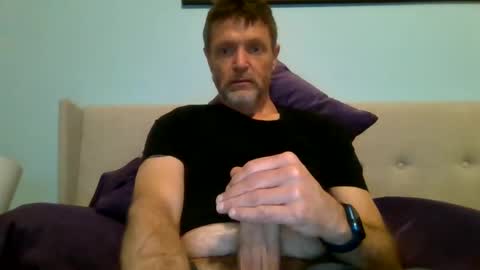 Snapshot of bwcnc chatting on 12.10.24 bwcnc online show from 12.10.24