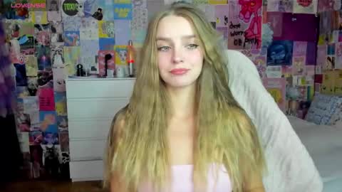 Snapshot of caaandy_girl chatting on 09.25.25 Emily  online show from 09.25.25