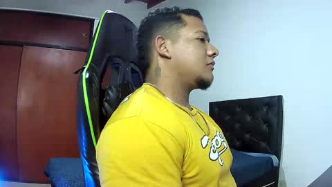 Snapshot of caballerozodi chatting on 10.31.25 caballerozodi online show from 10.31.25