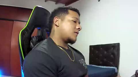 Snapshot of caballerozodi chatting on 11.05.25 caballerozodi online show from 11.05.25