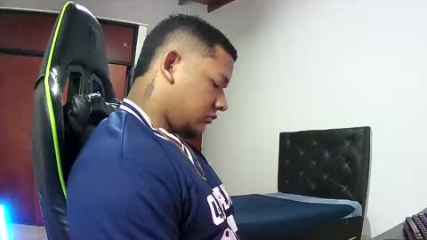 Snapshot of caballerozodi chatting on 11.12.25 caballerozodi online show from 11.12.25