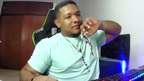 Snapshot of caballerozodi chatting on 12.03.25 caballerozodi online show from 12.03.25