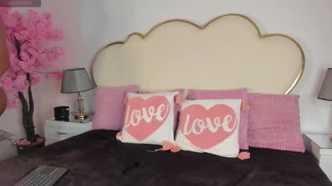 Cahitlin  online show from 11.25.25