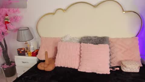 Cahitlin  online show from 12.23.25