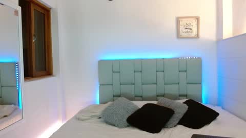 Cailyn Independent model online show from 11.27.25