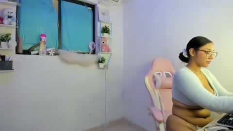 Snapshot of cailyn_messy chatting on 10.16.25 karina online show from 10.16.25