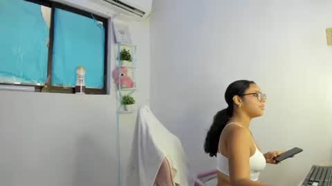 Snapshot of cailyn_messy chatting on 10.17.25 karina online show from 10.17.25