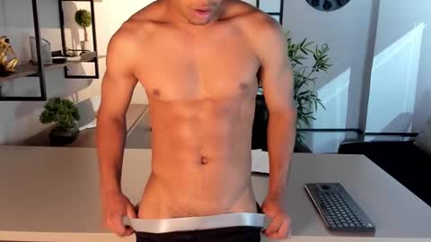 Snapshot of caio_pinheiro chatting on 09.10.25 caio_pinheiro online show from 09.10.25