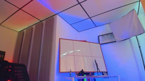 Snapshot of caitlingomez0 chatting on 10.30.25 caitlingomez0 online show from 10.30.25