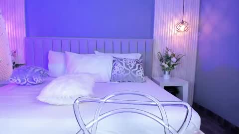 Caitlyn  online show from 10.07.25