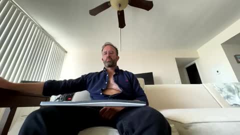 Snapshot of callesalada2 chatting on 05.01.26 Whitest Boy Alive online show from 05.01.26