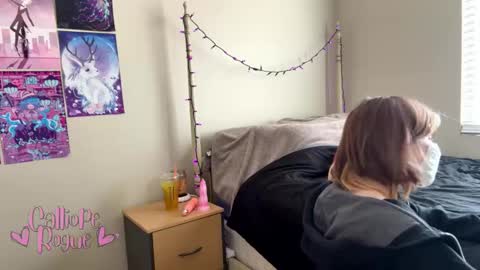 Snapshot of callioperogue chatting on 10.04.25 Calliope Rogue online show from 10.04.25