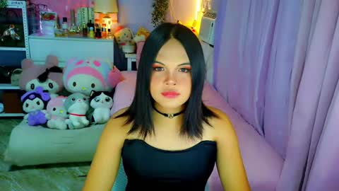 Snapshot of callme_mia chatting on 06.18.26 Mia online show from 06.18.26