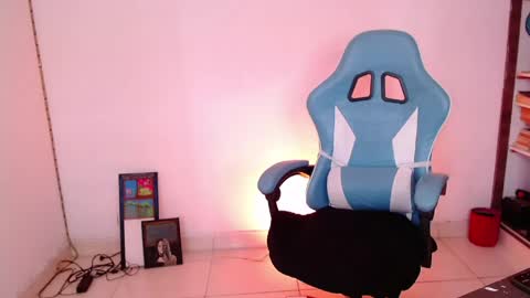 Snapshot of callmebluee chatting on 04.25.26 callmebluee online show from 04.25.26