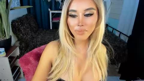 Snapshot of callmebythename_daisy chatting on 09.09.25 A STINGY MAN IS A SIGN OF UNWELLINGNESS. online show from 09.09.25