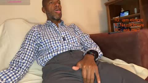 My name is Robert  Dont be shysay hi I love to chat. For requests or dirty talk please use tips  online show from 06.03.26