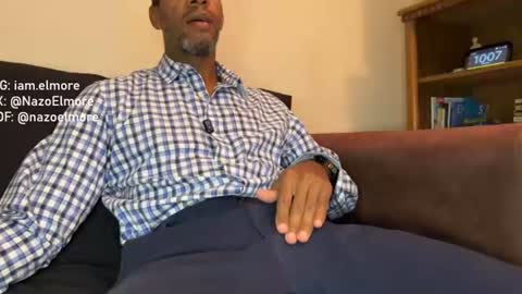 My name is Robert  Dont be shysay hi I love to chat. For requests or dirty talk please use tips  online show from 07.16.26