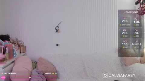 Snapshot of calvia_farey chatting on 09.22.25 calvia_farey online show from 09.22.25