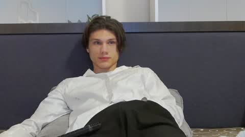 Calvin online show from 01.04.25