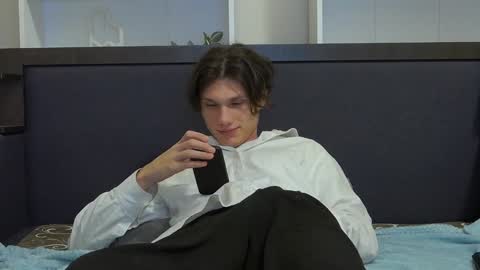 Calvin online show from 01.06.25