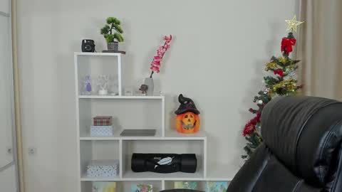 Hey I am Calvin  online show from 12.10.24