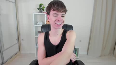 Hey I am Calvin  online show from 01.08.25