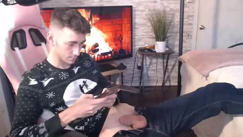 Snapshot of calvin_tanner chatting on 12.21.24 calvin_tanner online show from 12.21.24