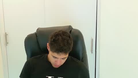 camara110 online show from 11.24.25