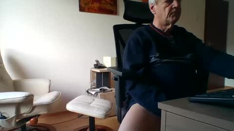 camcologne online show from 12.18.24