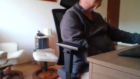 Snapshot of camcologne chatting on 02.04.26 camcologne online show from 02.04.26