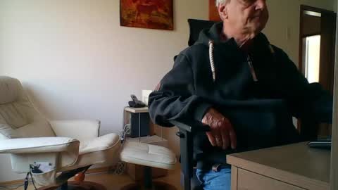 camcologne online show from 04.17.26