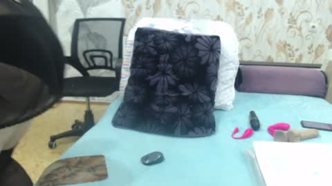 CamDiva1 online show from 12.12.24