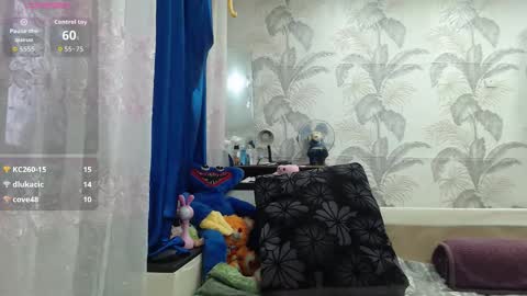 Snapshot of camdiva1 chatting on 11.08.25 CamDiva1 online show from 11.08.25