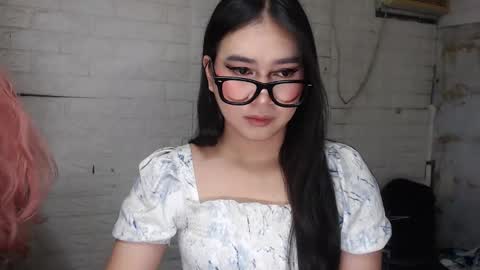 camela_star online show from 11.04.25