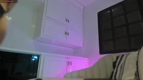 Snapshot of cameron_cutee chatting on 09.10.25 Cameron Cutee online show from 09.10.25