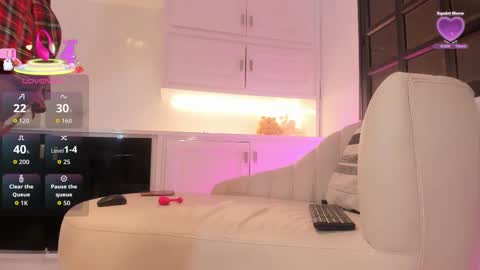  Cameron Cutee  online show from 09.23.25