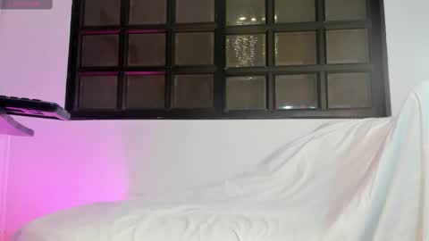  Cameron Cutee  online show from 10.04.25