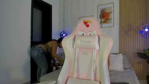 Cameron  online show from 01.06.26