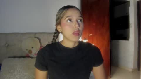 Snapshot of cami_hunter chatting on 04.20.26 online show from 04.20.26