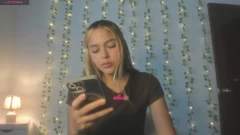 Snapshot of cami_hunter chatting on 07.21.26 online show from 07.21.26