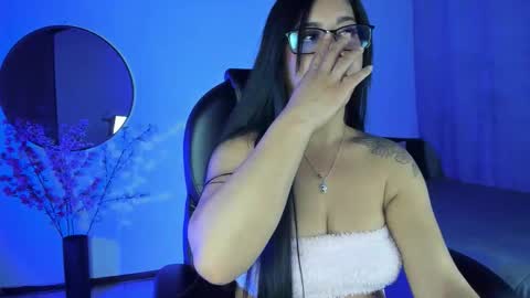 Snapshot of cami_smile1 chatting on 10.24.25 Camila online show from 10.24.25