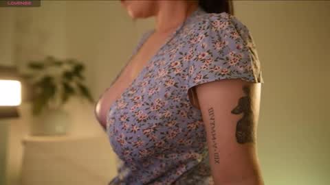 Snapshot of camidoll_10 chatting on 09.27.25 camila online show from 09.27.25