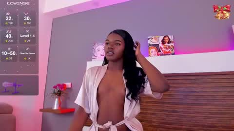 Snapshot of camiestrada chatting on 12.18.24 camiestrada online show from 12.18.24