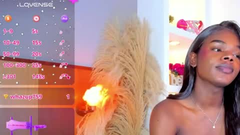 Snapshot of camiestrada chatting on 03.02.25 camiestrada online show from 03.02.25