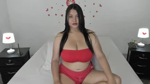 Snapshot of camihotboobs chatting on 02.14.25 camihotboobs online show from 02.14.25
